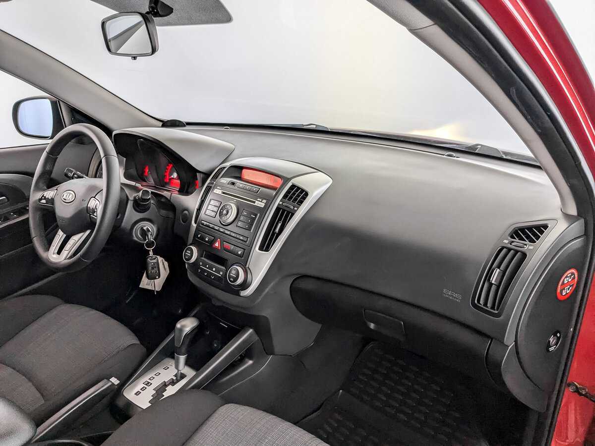 Купить Kia Ceed с пробегом. Фото: #8