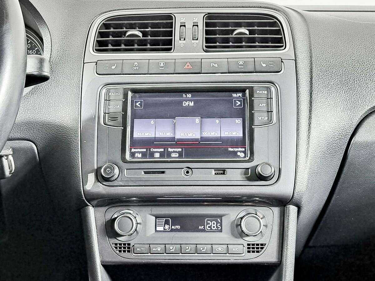 Купить Volkswagen Polo с пробегом. Фото: #9