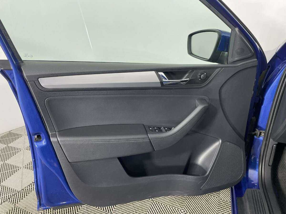 Купить Skoda Rapid с пробегом. Фото: #7