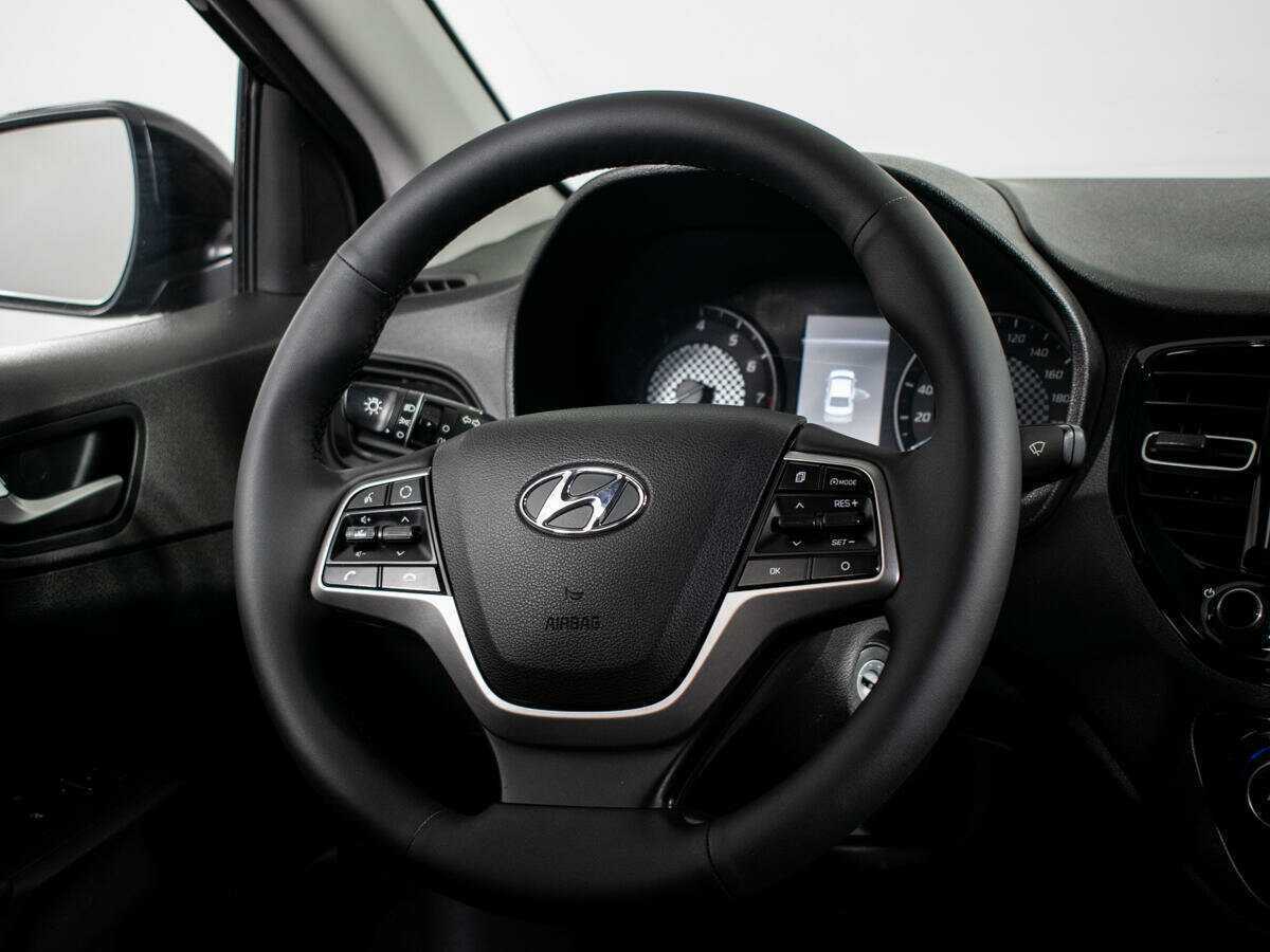 Купить Hyundai Solaris с пробегом. Фото: #10