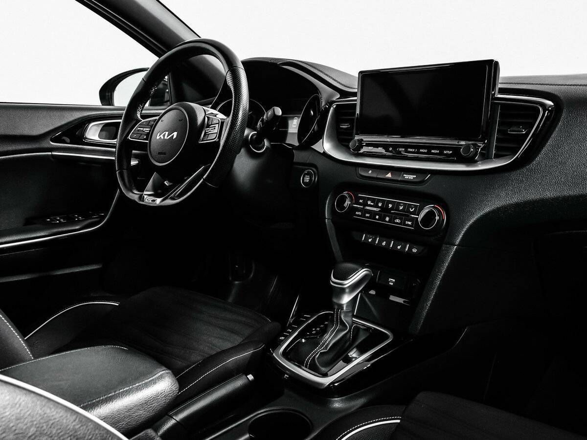 Купить Kia Ceed с пробегом. Фото: #8