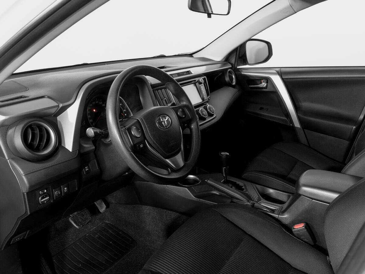 Купить Toyota RAV4 с пробегом. Фото: #14