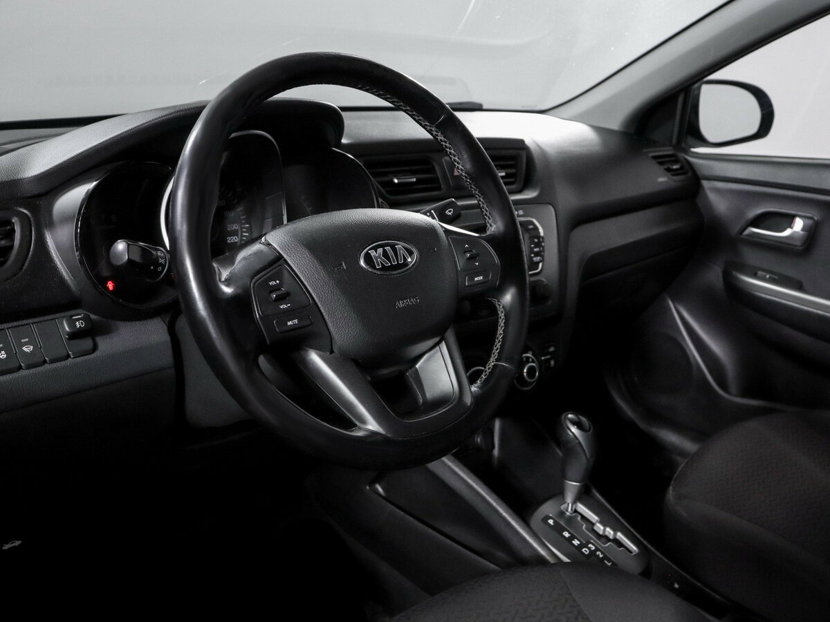 Купить Kia Rio с пробегом. Фото: #9