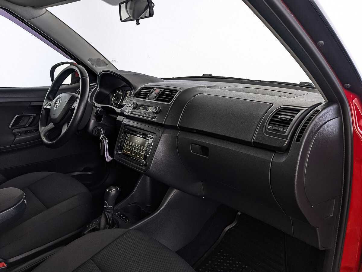 Купить Skoda Fabia с пробегом. Фото: #12
