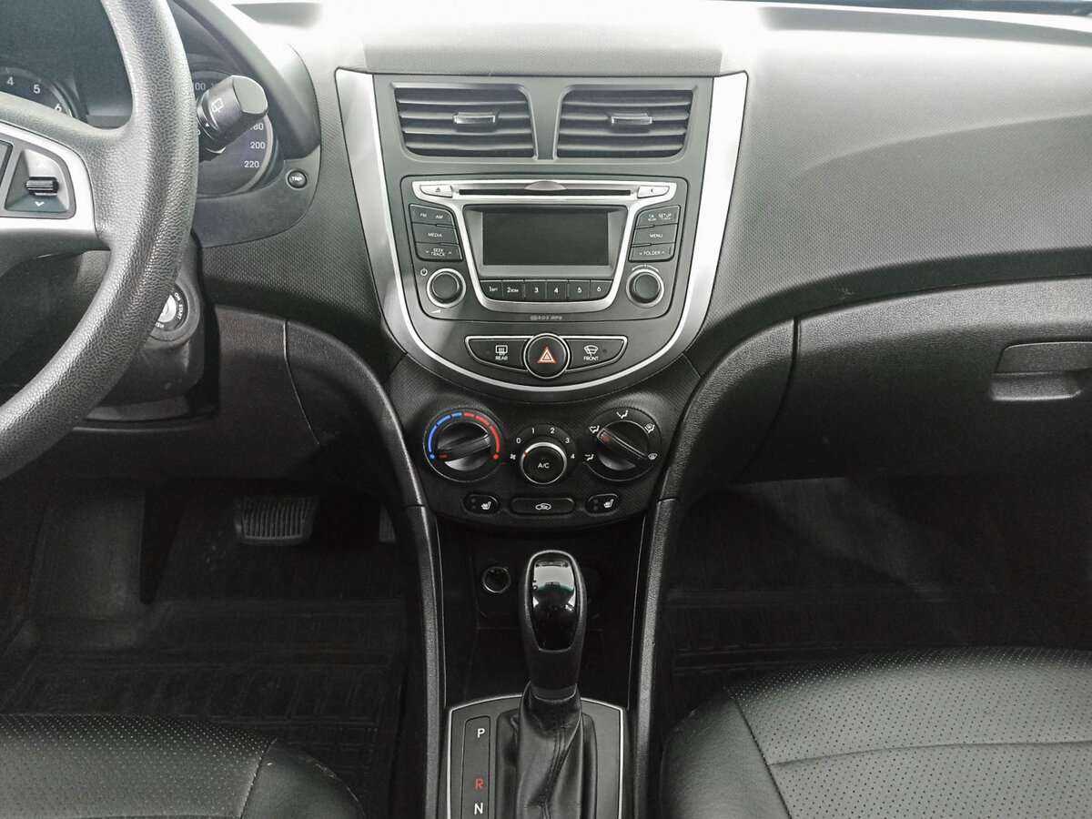 Купить Hyundai Solaris с пробегом. Фото: #12