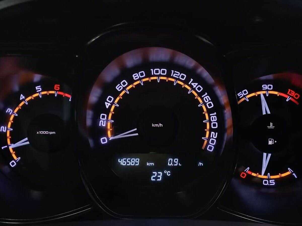 Купить Lada (ВАЗ) Vesta с пробегом. Фото: #11