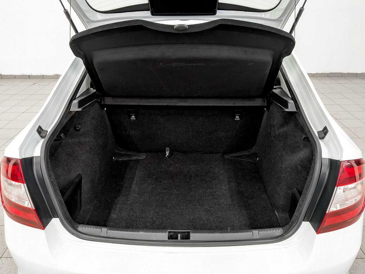 Купить Skoda Rapid с пробегом. Фото: #9