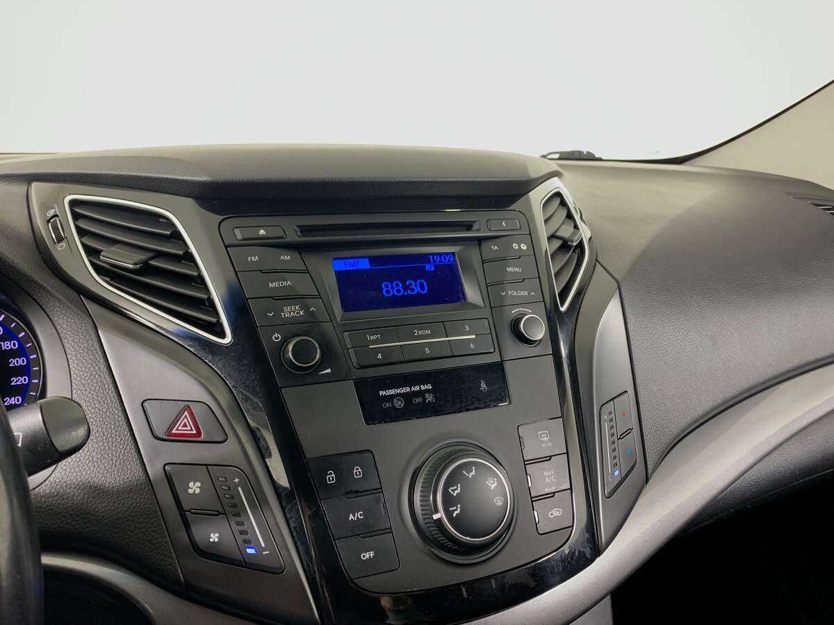 Купить Hyundai i40 с пробегом. Фото: #12