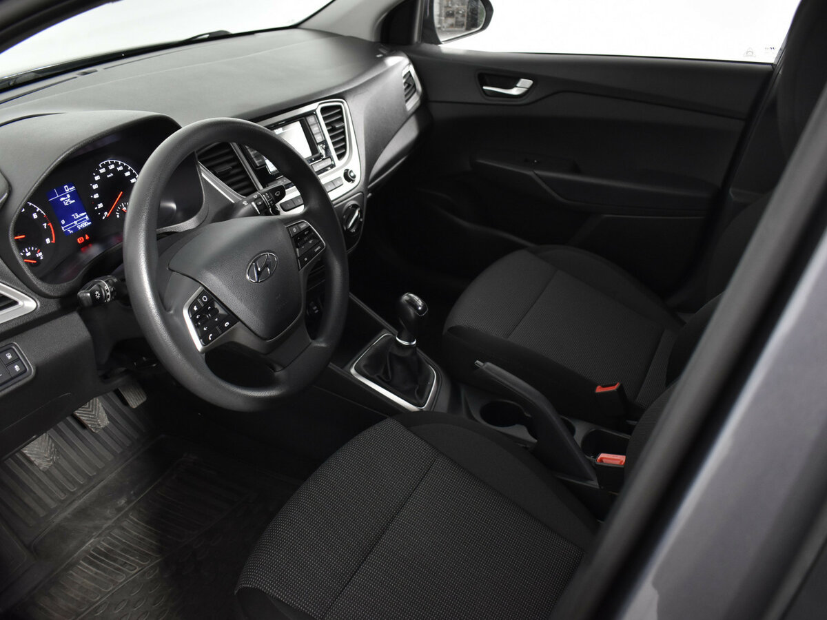 Купить Hyundai Solaris с пробегом. Фото: #8