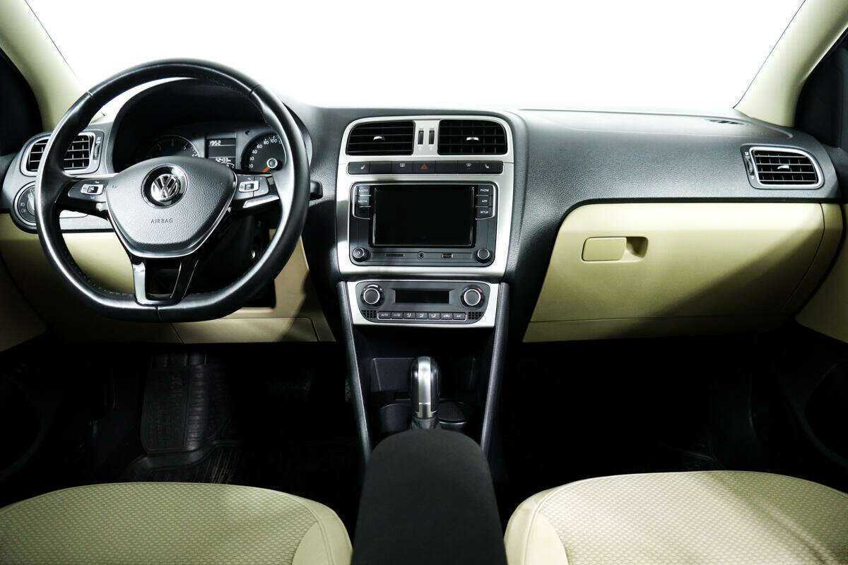 Купить Volkswagen Polo с пробегом. Фото: #10
