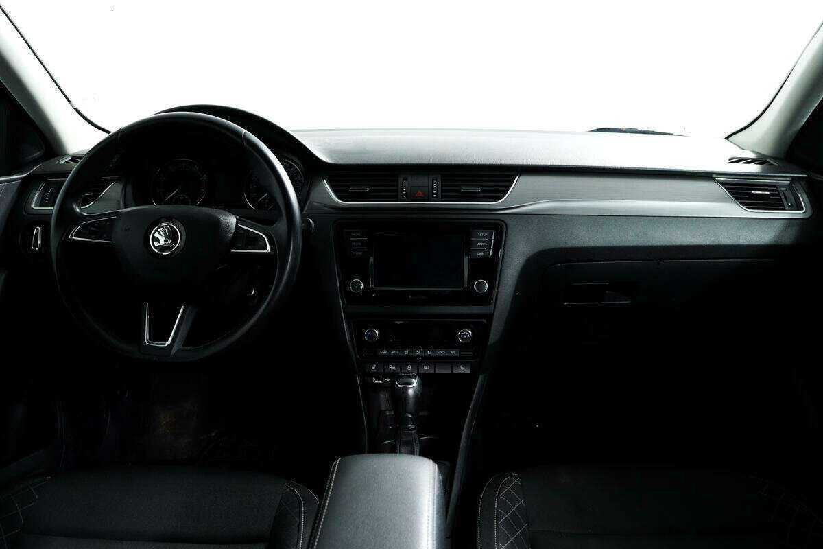 Купить Skoda Rapid с пробегом. Фото: #10