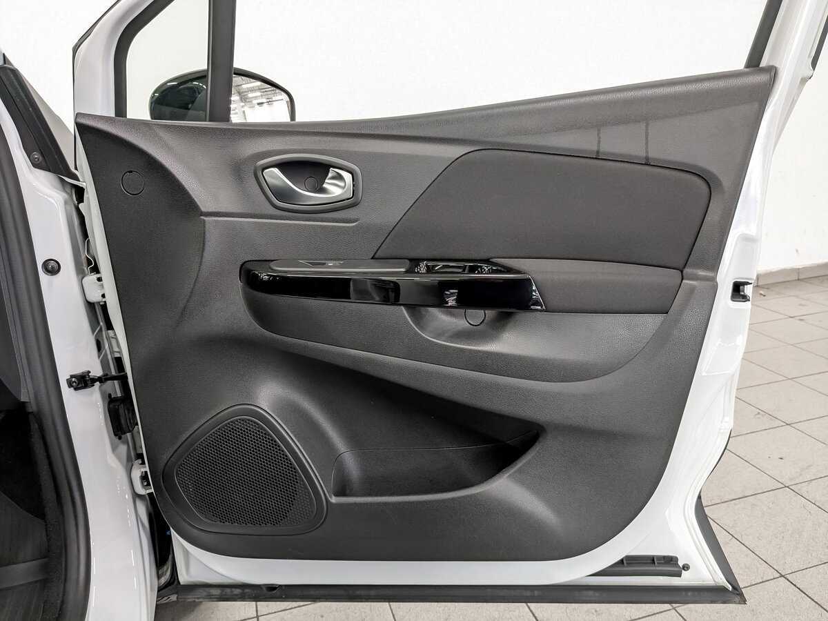 Купить Renault Kaptur с пробегом. Фото: #21