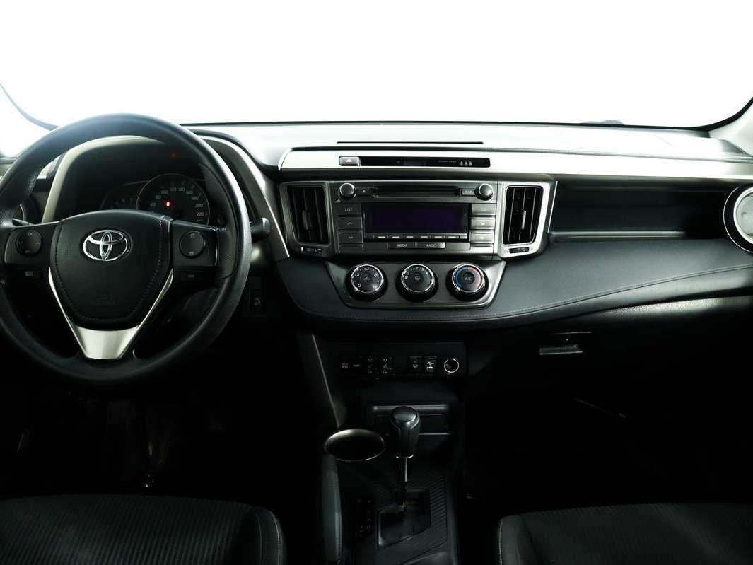 Купить Toyota RAV4 с пробегом. Фото: #10