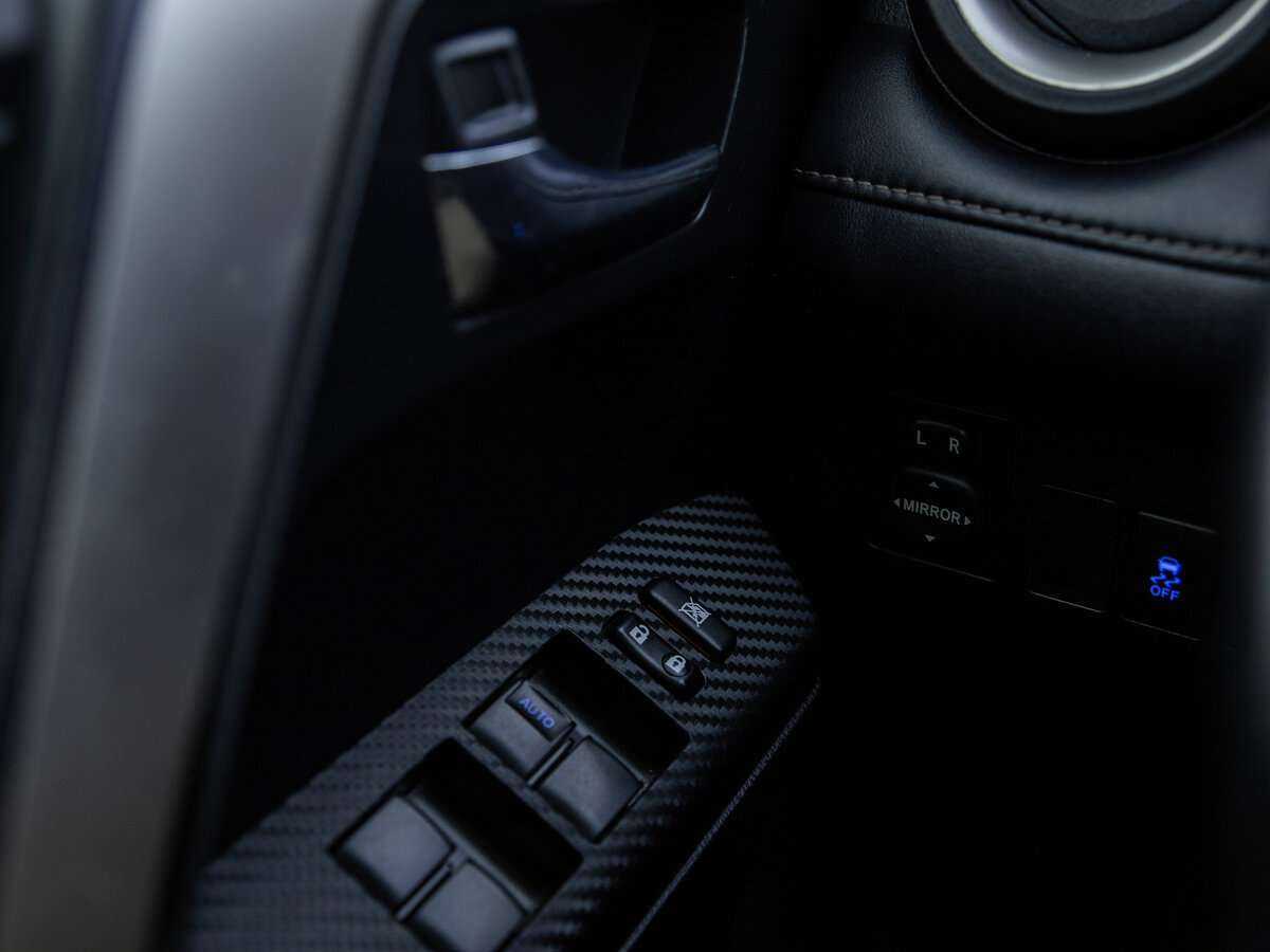 Купить Toyota RAV4 с пробегом. Фото: #11