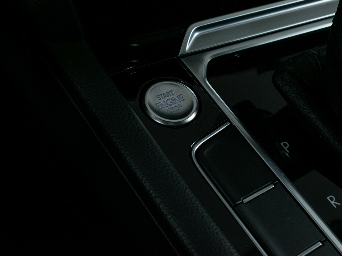 Купить Volkswagen Passat с пробегом. Фото: #11