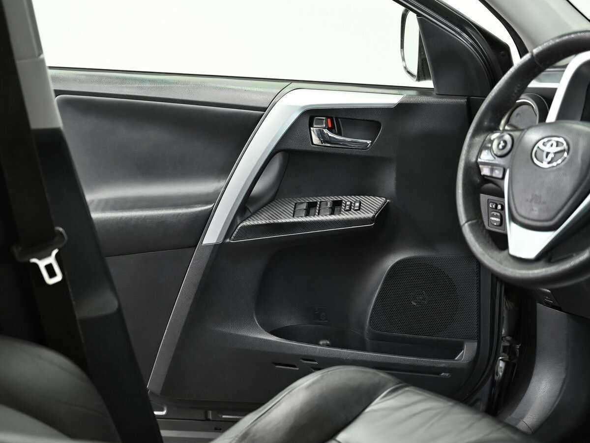Купить Toyota RAV4 с пробегом. Фото: #6