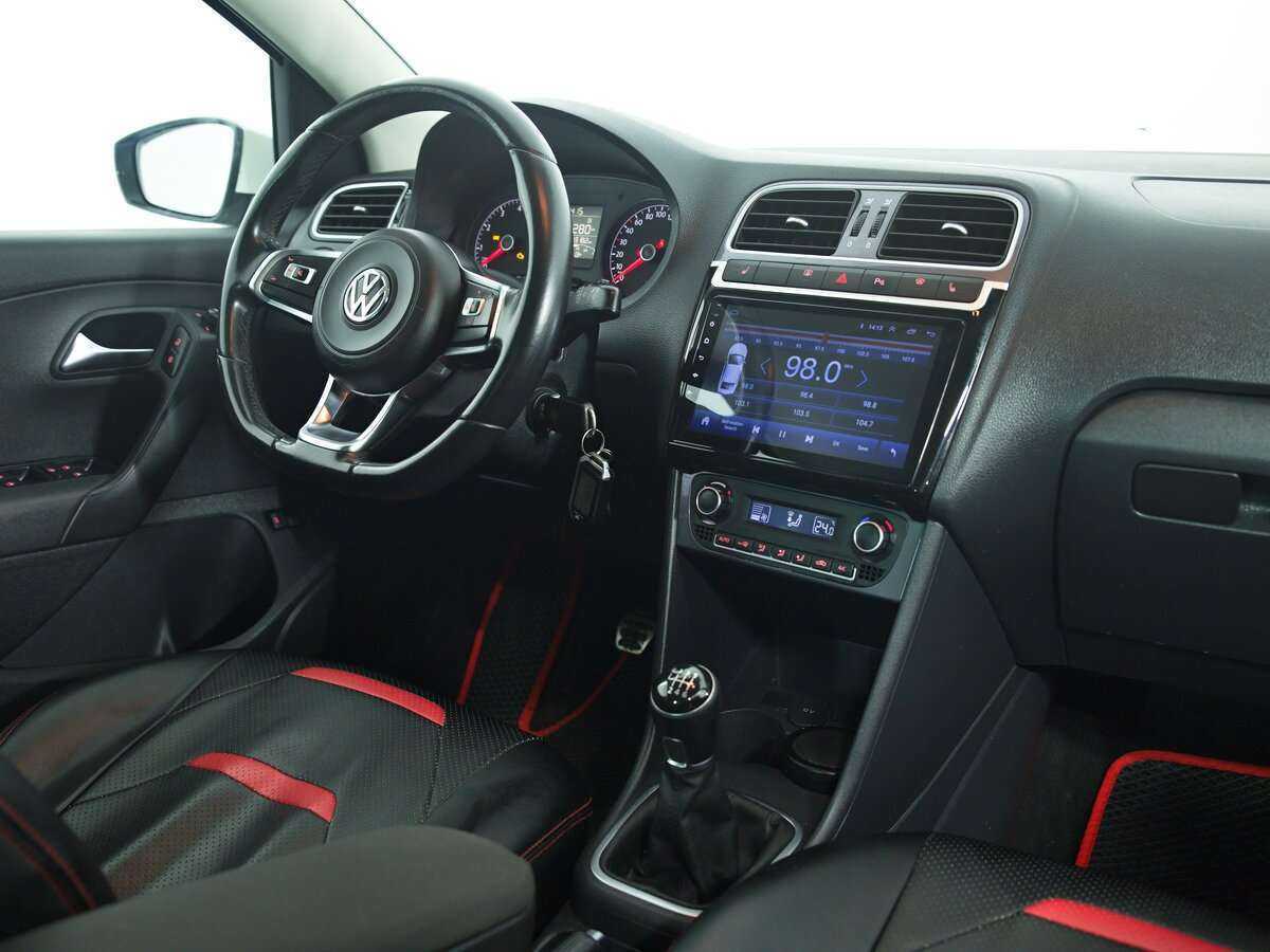 Купить Volkswagen Polo с пробегом. Фото: #9