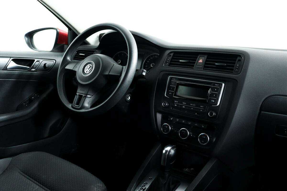 Купить Volkswagen Jetta с пробегом. Фото: #8