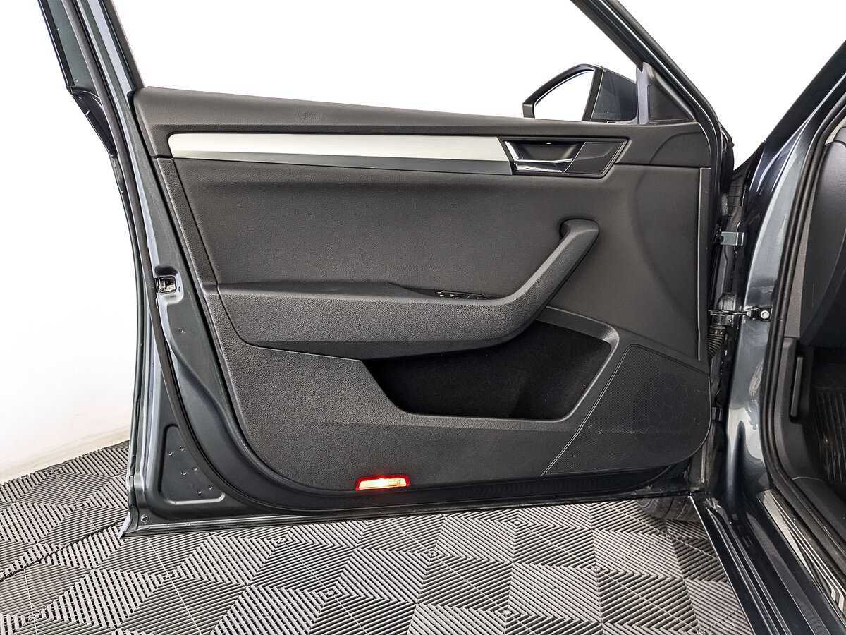 Купить Skoda Superb с пробегом. Фото: #18