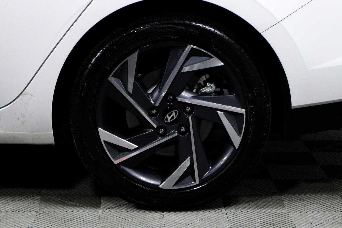 Купить Hyundai Elantra с пробегом. Фото: #13