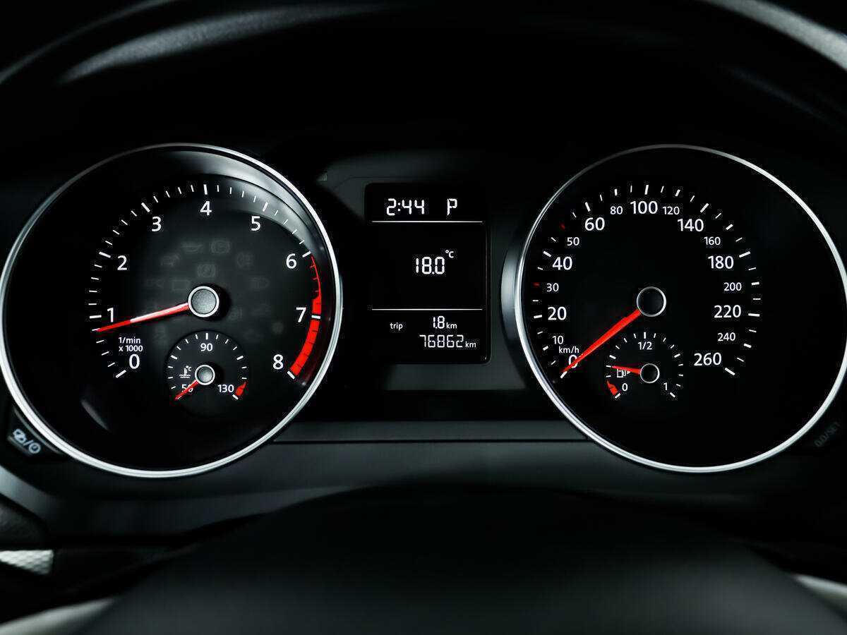 Купить Volkswagen Jetta с пробегом. Фото: #7