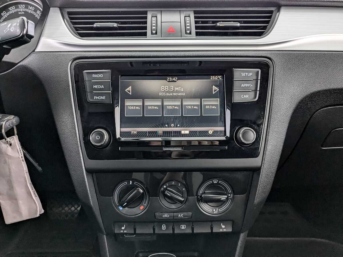 Купить Skoda Rapid с пробегом. Фото: #12
