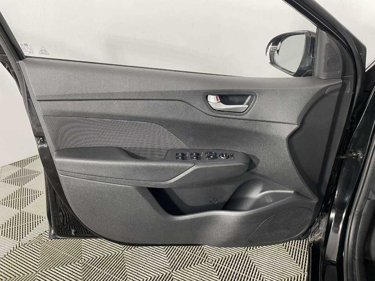 Купить Hyundai Solaris с пробегом. Фото: #7