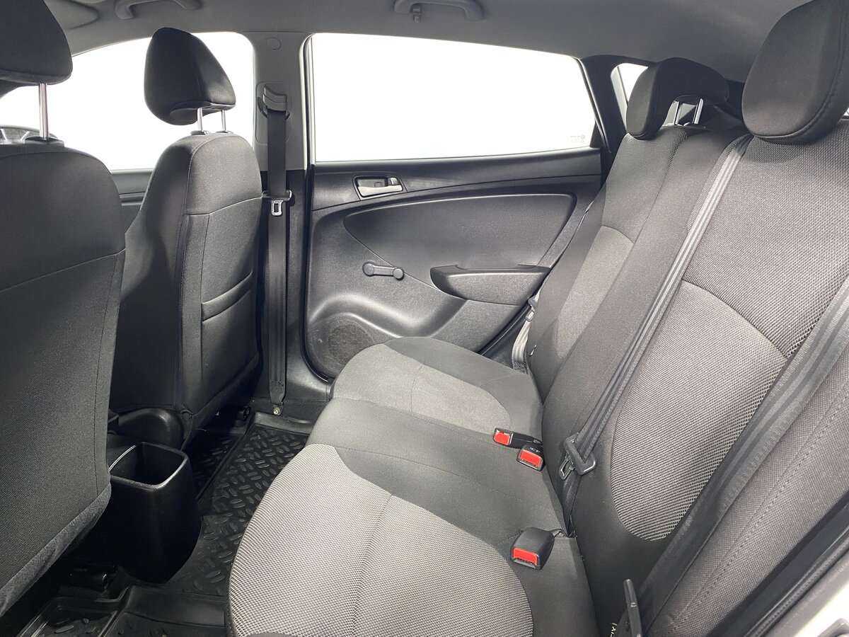 Купить Hyundai Solaris с пробегом. Фото: #9