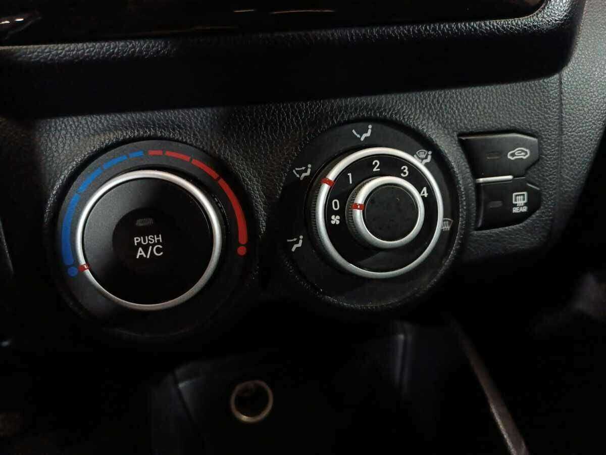 Купить Kia Rio с пробегом. Фото: #13