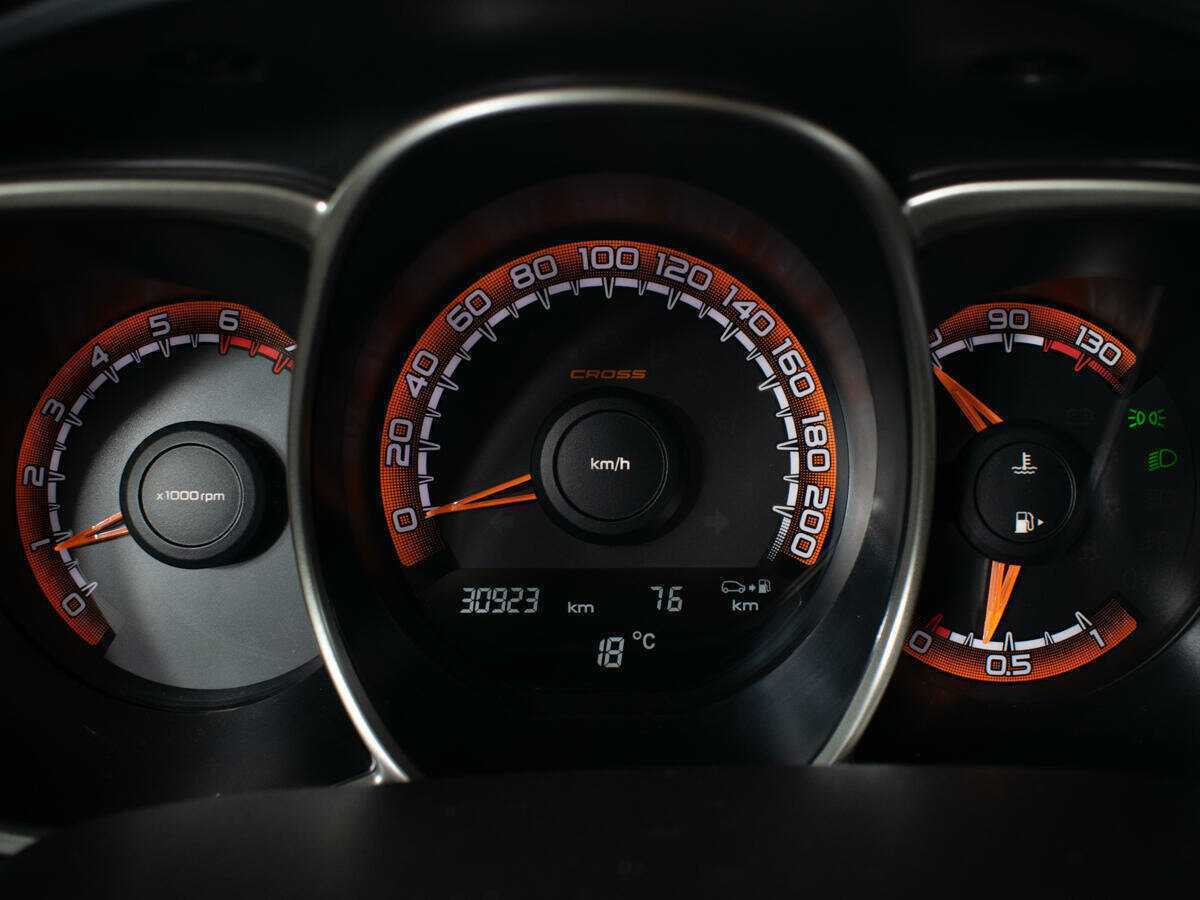 Купить Lada (ВАЗ) Vesta с пробегом. Фото: #7