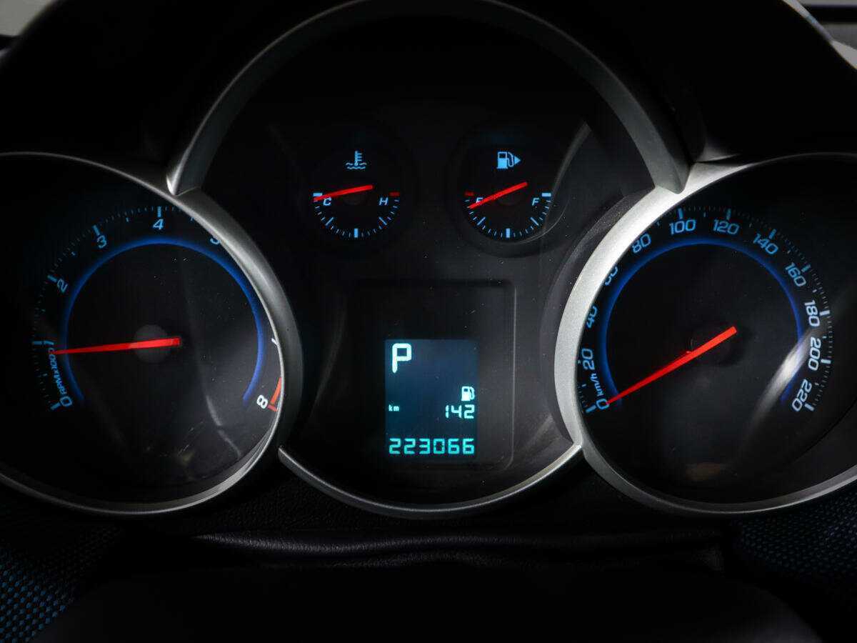 Купить Chevrolet Cruze с пробегом. Фото: #8