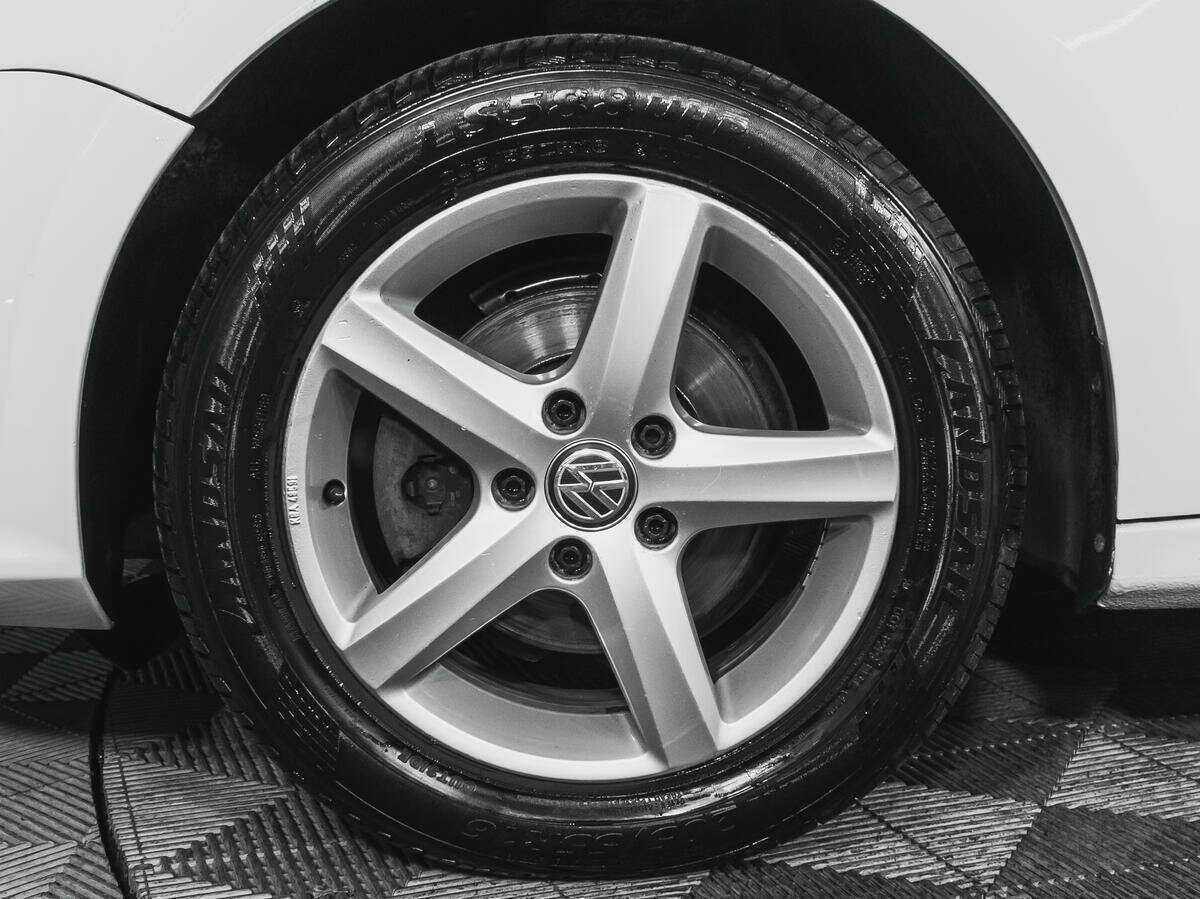 Купить Volkswagen Jetta с пробегом. Фото: #15