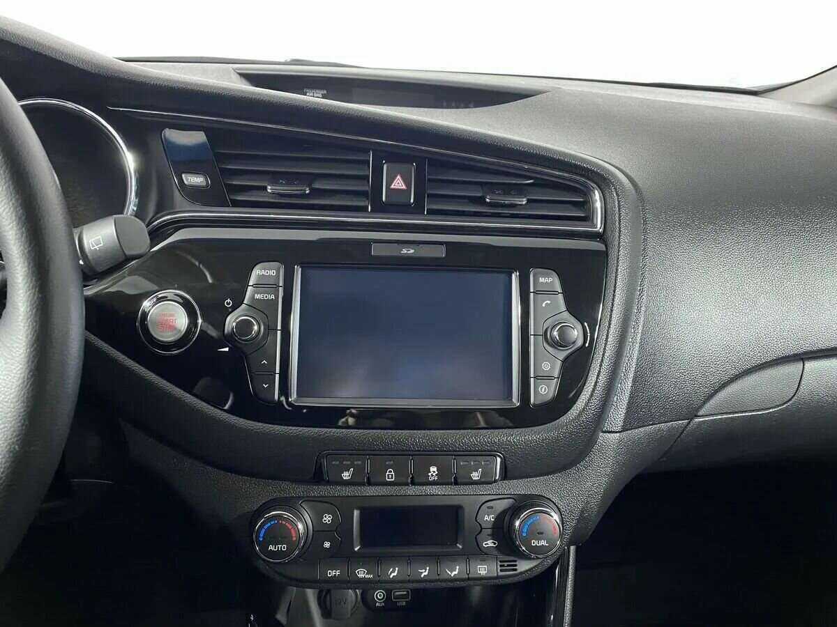 Купить Kia Ceed с пробегом. Фото: #10