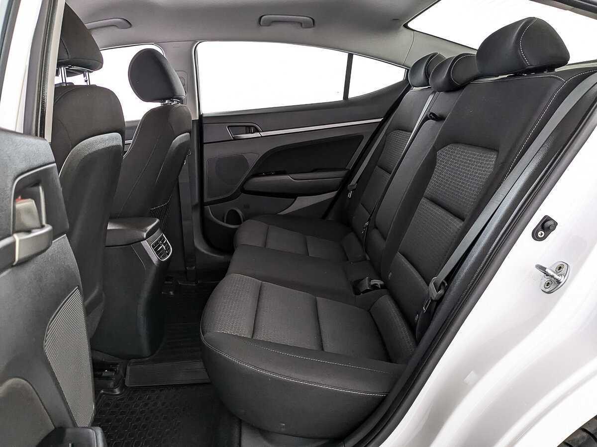 Купить Hyundai Elantra с пробегом. Фото: #16