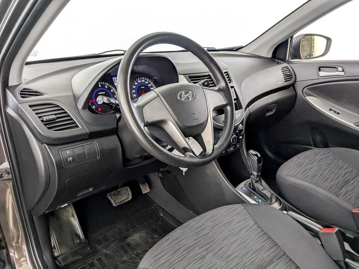 Купить Hyundai Solaris с пробегом. Фото: #15