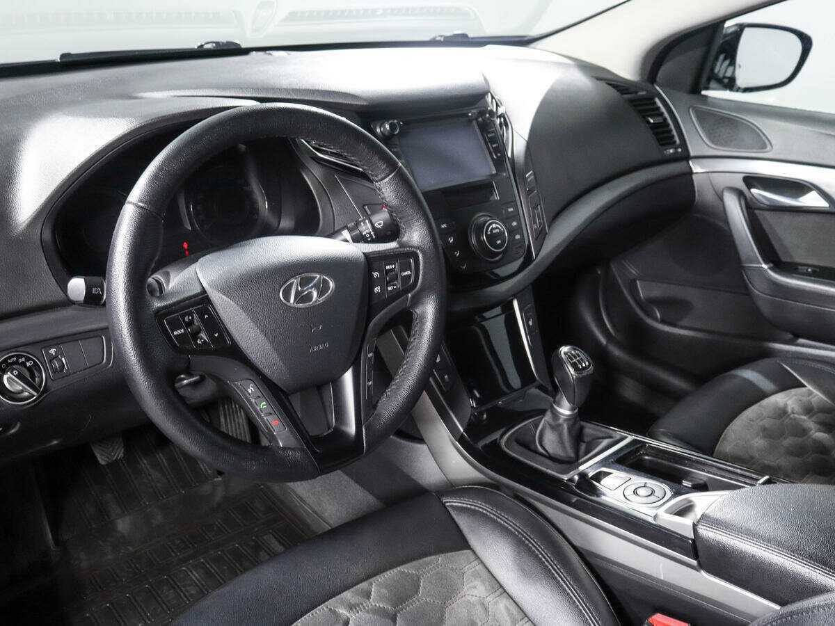 Купить Hyundai i40 с пробегом. Фото: #13
