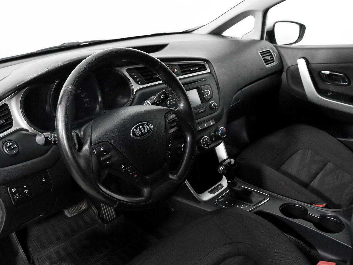 Купить Kia Ceed с пробегом. Фото: #8