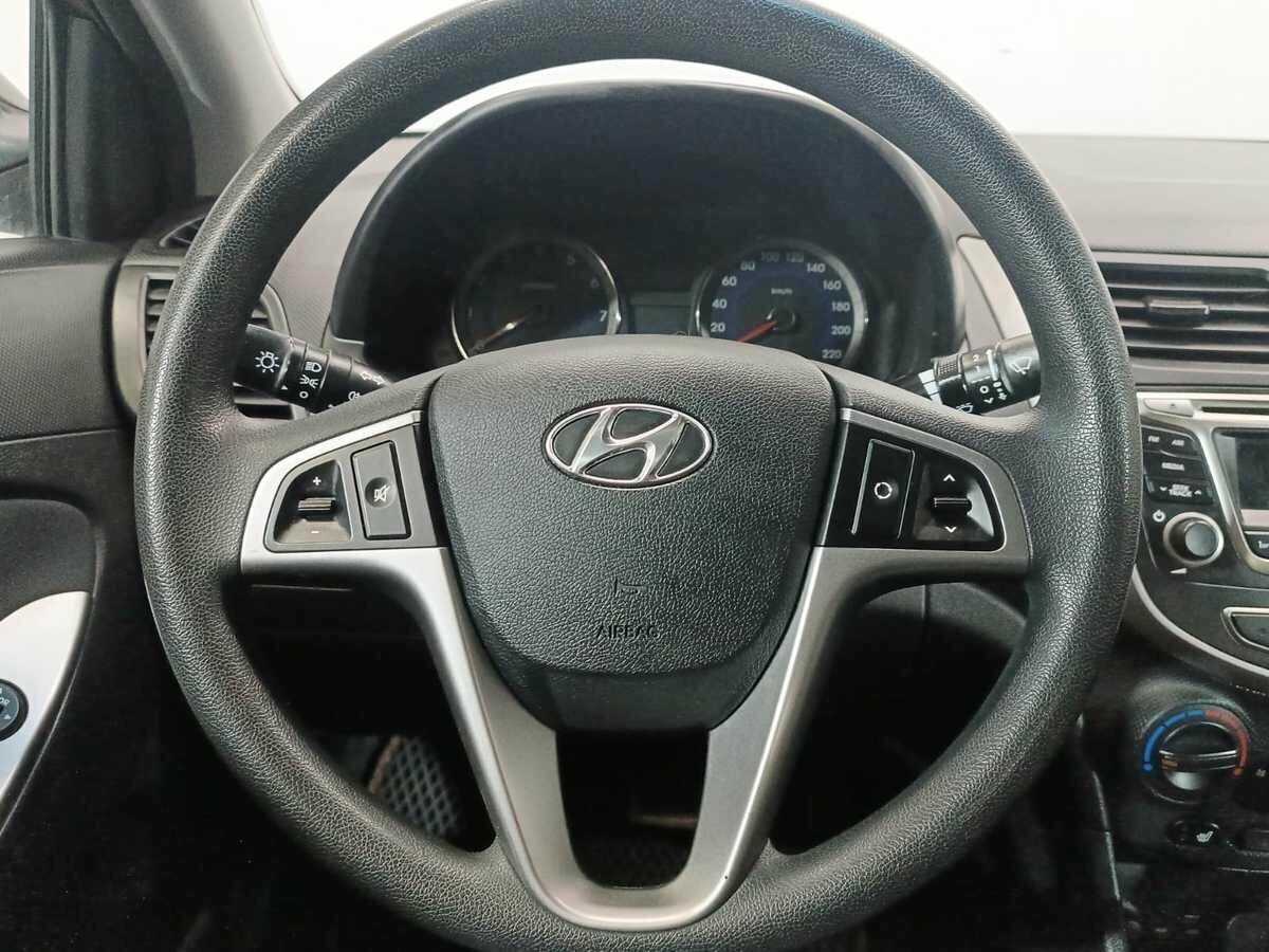 Купить Hyundai Solaris с пробегом. Фото: #11