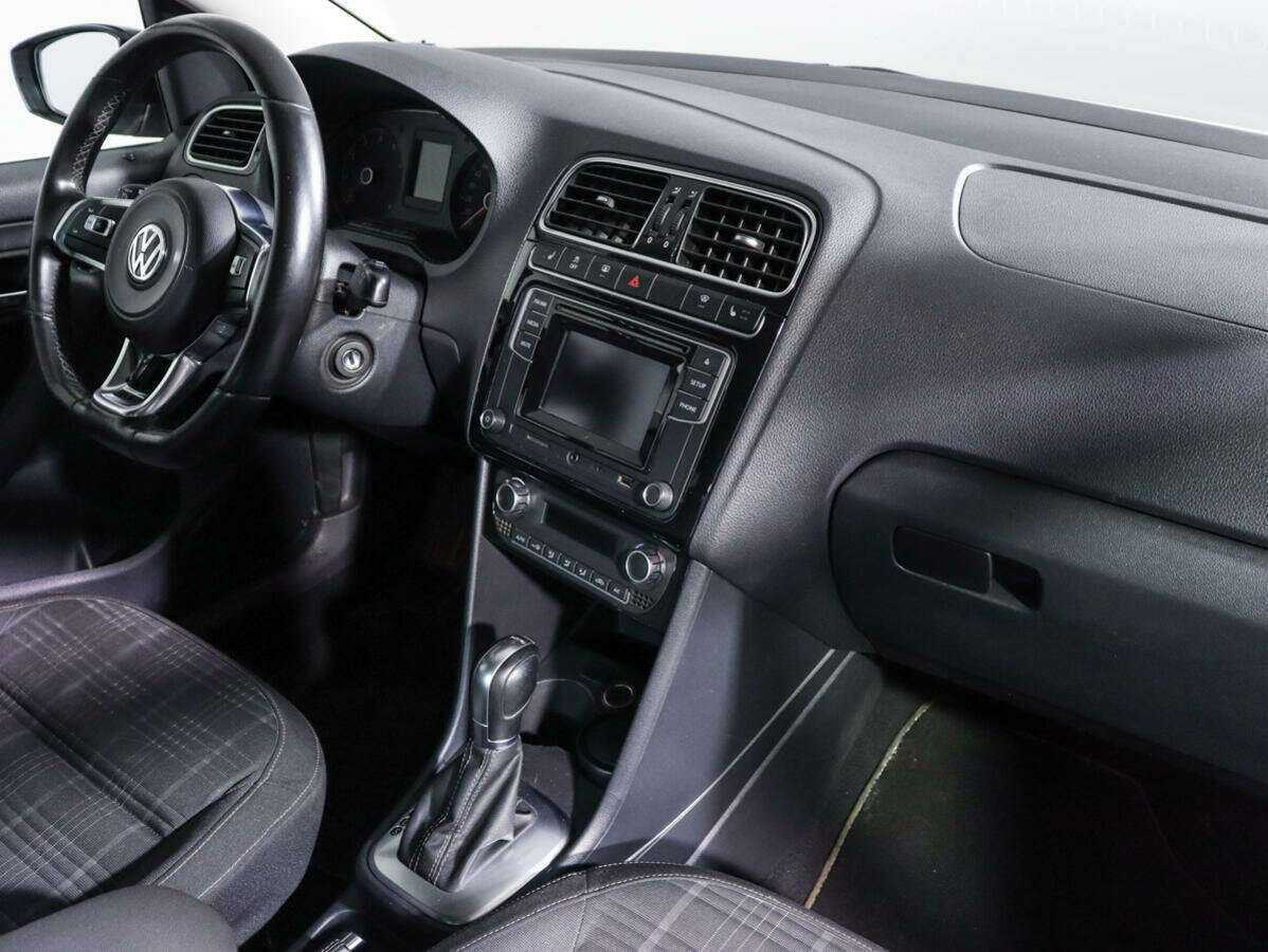Купить Volkswagen Polo с пробегом. Фото: #8