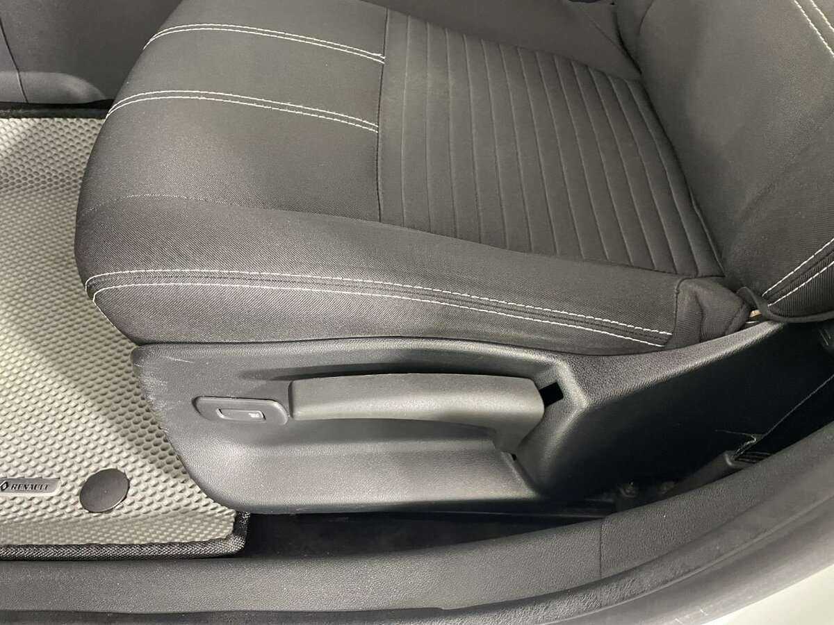 Купить Renault Fluence с пробегом. Фото: #9