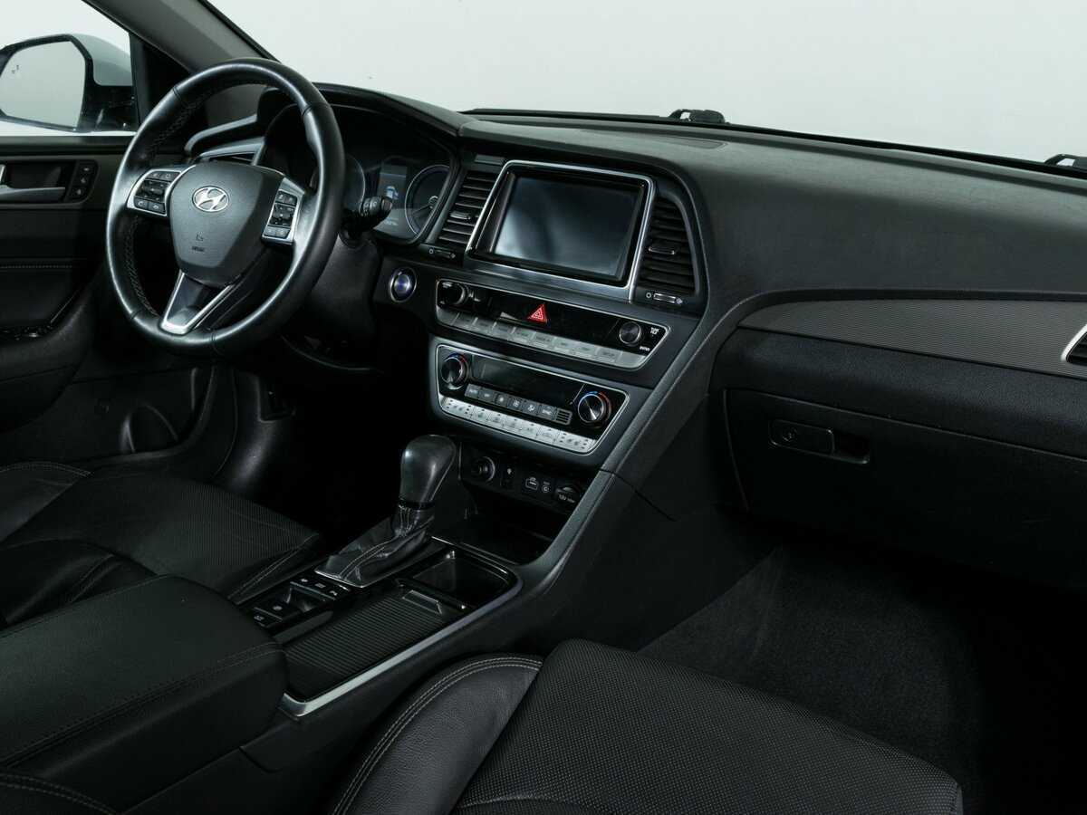 Купить Hyundai Sonata с пробегом. Фото: #4