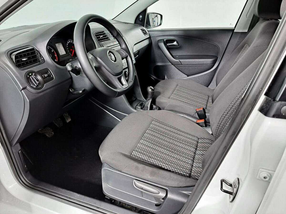 Купить Volkswagen Polo с пробегом. Фото: #15