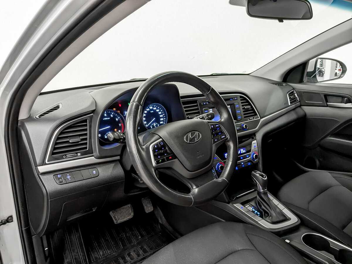 Купить Hyundai Elantra с пробегом. Фото: #15
