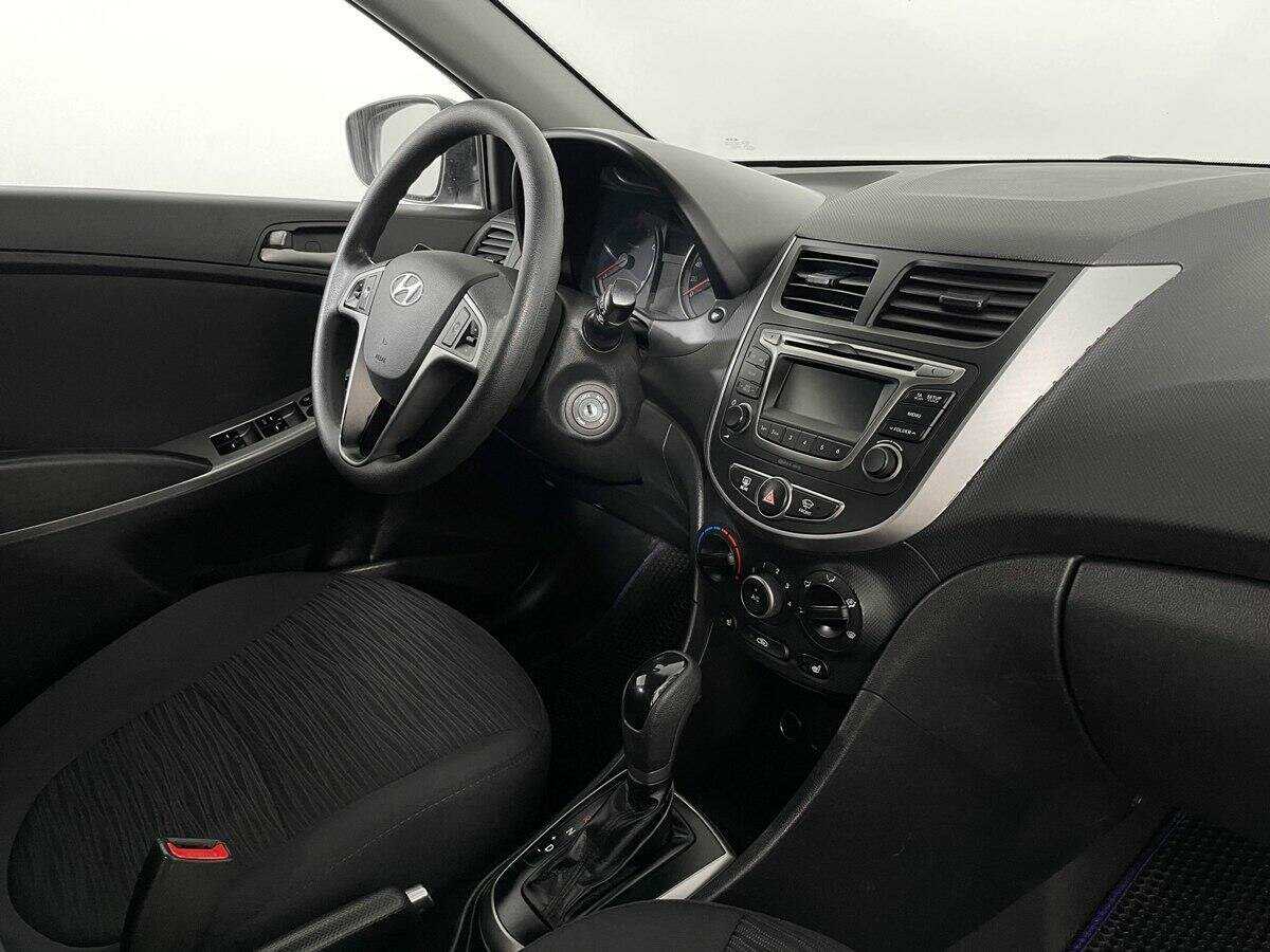 Купить Hyundai Solaris с пробегом. Фото: #8