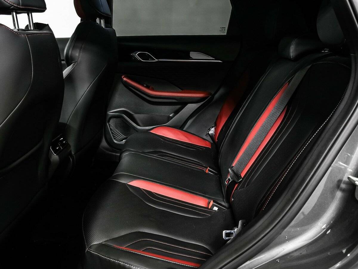 Купить Geely Coolray с пробегом. Фото: #11