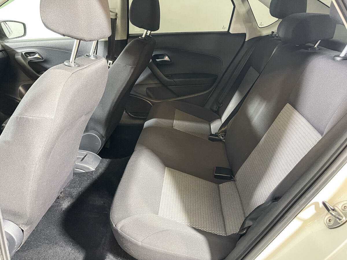 Купить Volkswagen Polo с пробегом. Фото: #9