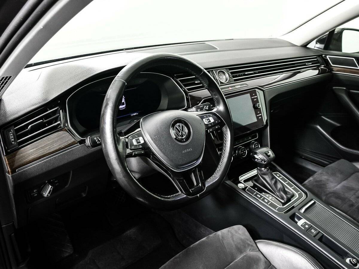 Купить Volkswagen Passat с пробегом. Фото: #12