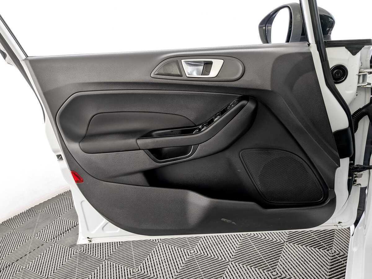 Купить Ford Fiesta с пробегом. Фото: #18