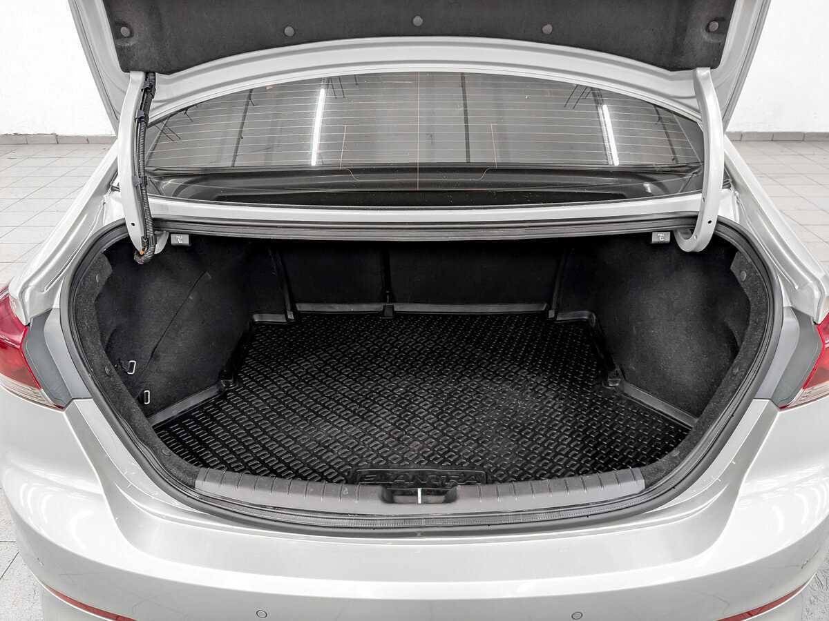 Купить Hyundai Elantra с пробегом. Фото: #9