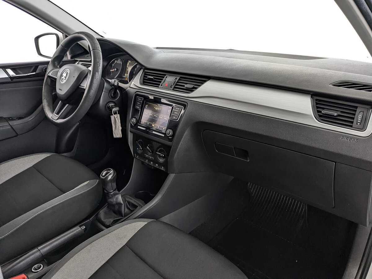 Купить Skoda Rapid с пробегом. Фото: #8
